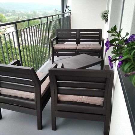 Apartament Julia Apartment Леско Екстериор снимка