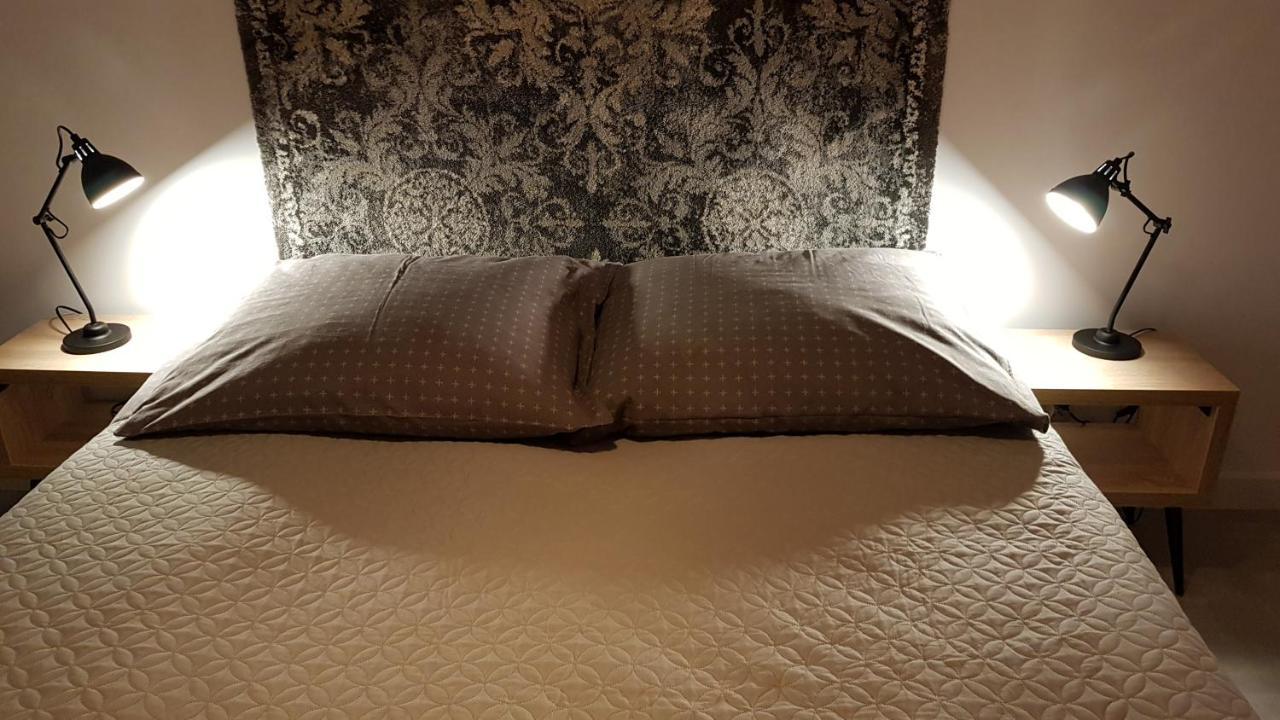 Apartament Julia Apartment Леско Екстериор снимка