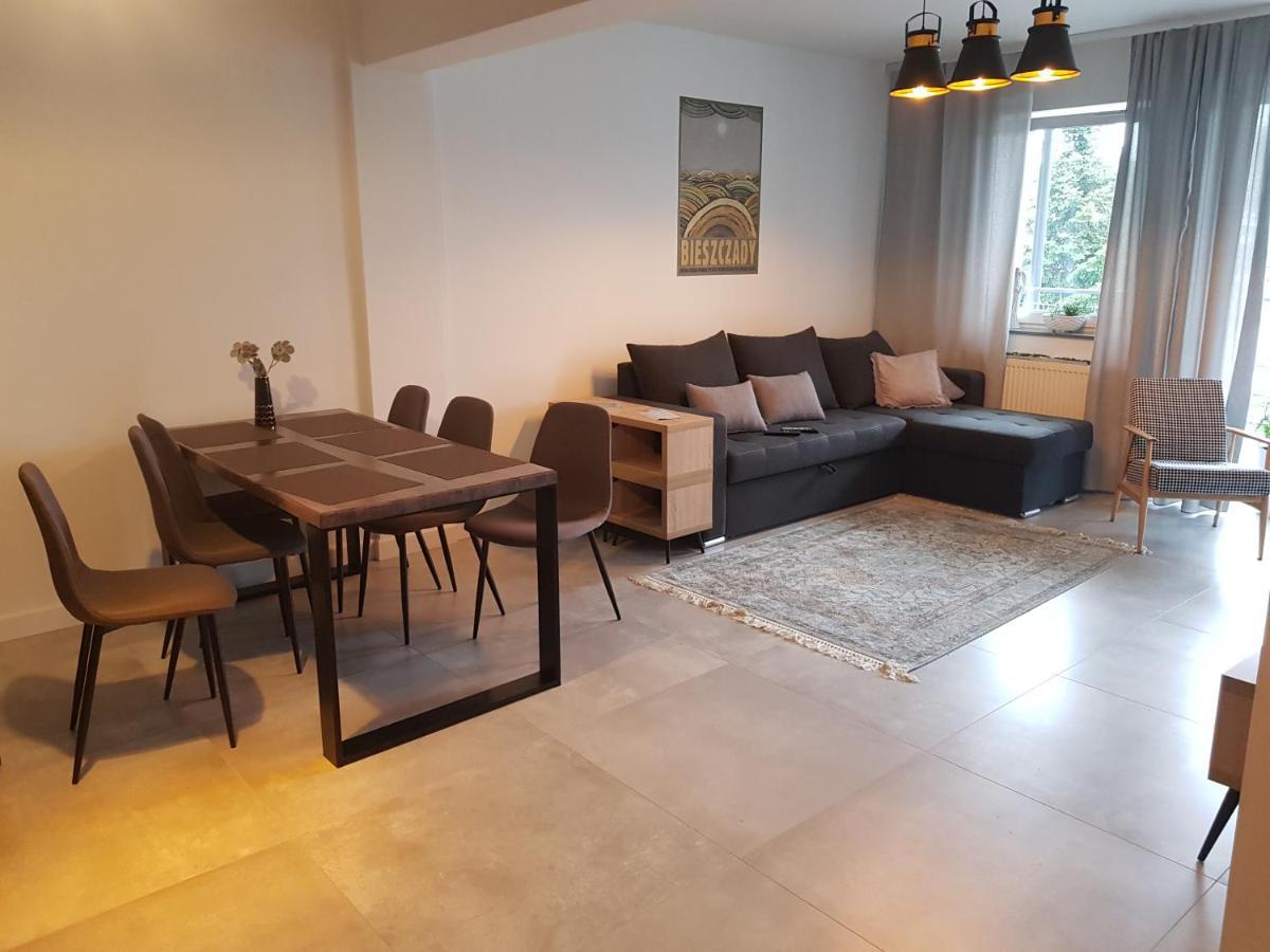 Apartament Julia Apartment Леско Екстериор снимка